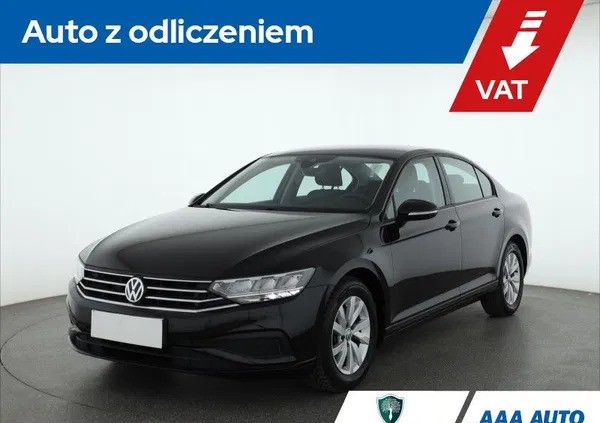 mazowieckie Volkswagen Passat cena 86000 przebieg: 56581, rok produkcji 2020 z Tuszyn